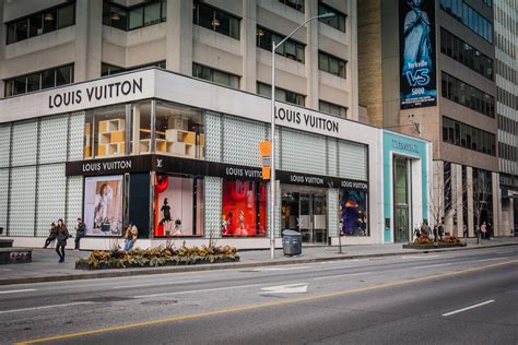 louis vuitton downtown.